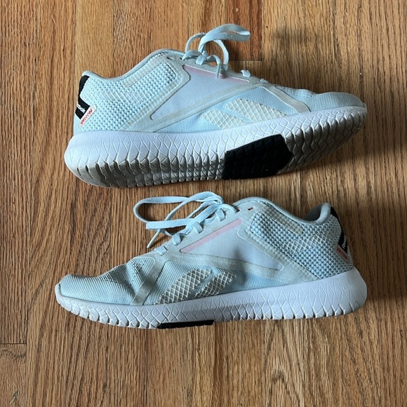 Reebok Women’s Aqua Tennis Shoes Size 8 - Picture 4 of 10